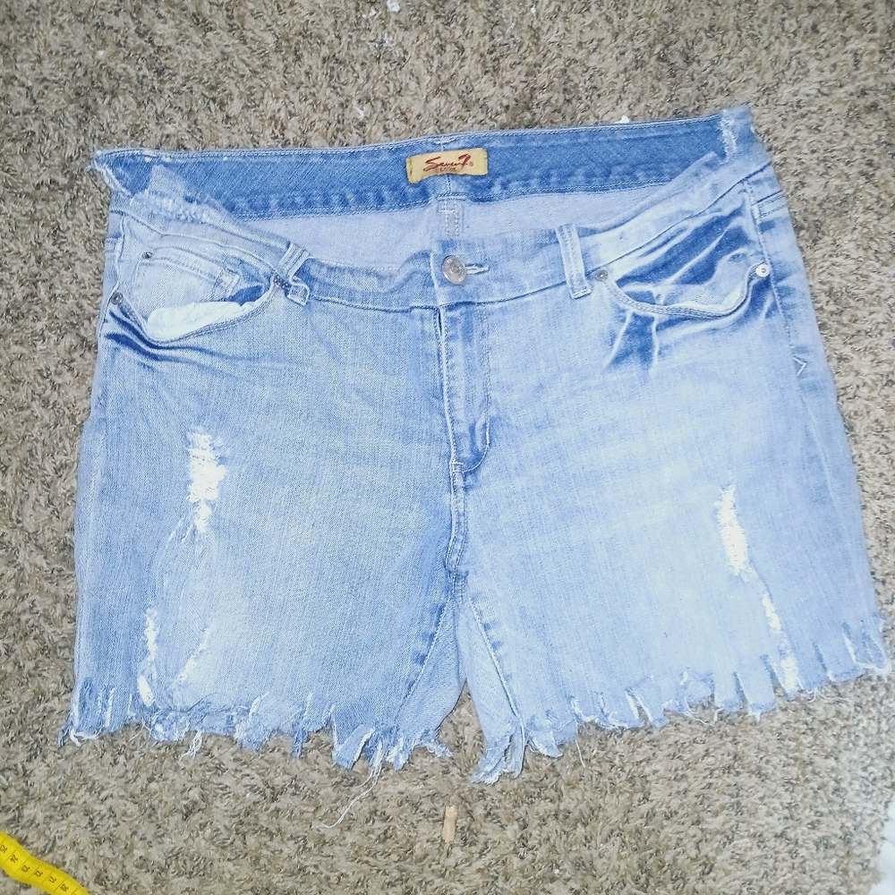 Seven7 Women's Light Blue Distressed Denim Shorts Size 18